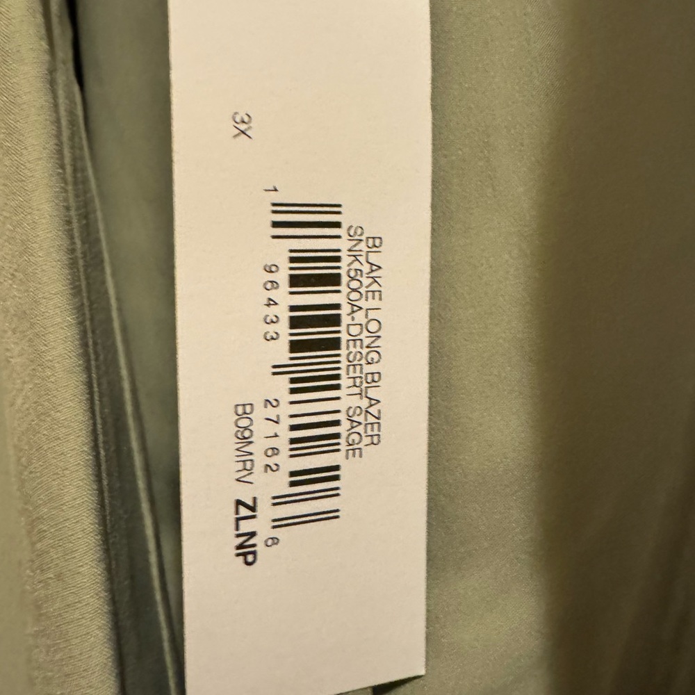 Blazer - Picture 3 of 5